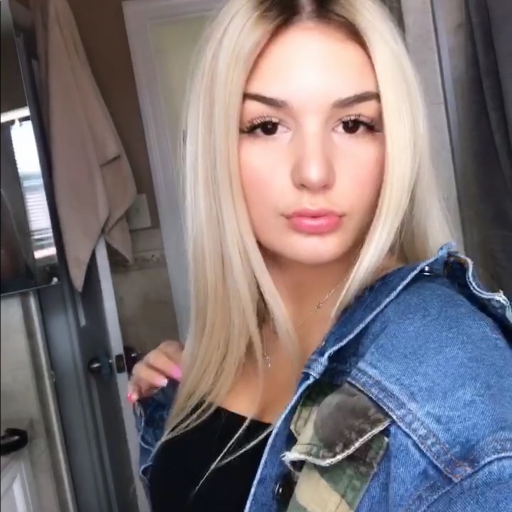 Meet your Posher, Anna